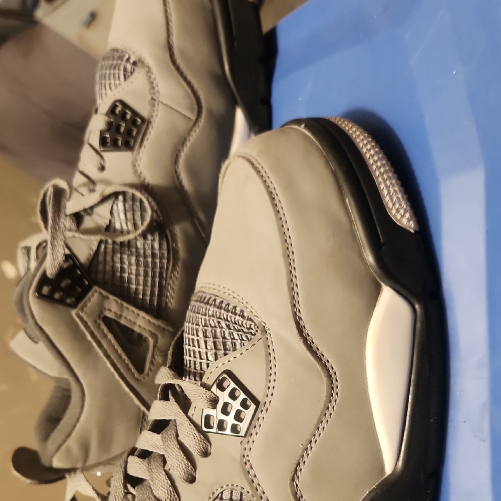 Men's Gray Athletic Shoes